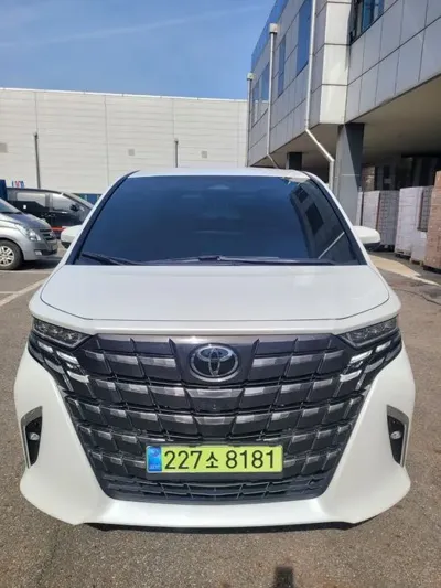 Toyota Alphard 2025, 21800 км, за 65146.61 USD