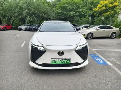 Lexus RZ 2023, 41000 км, за 22807.09 USD