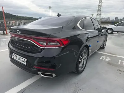 Hyundai Grandeur 2017, 94162 км, за 8970.86 USD