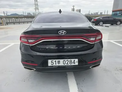 Hyundai Grandeur 2017, 94162 км, за 8970.86 USD