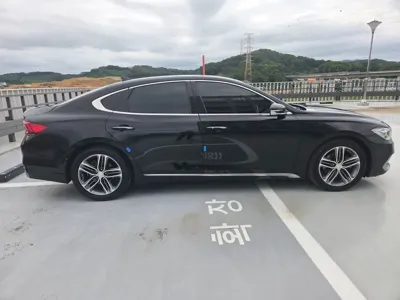 Hyundai Grandeur 2017, 94162 км, за 8970.86 USD
