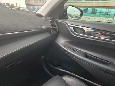 Hyundai Grandeur 2017, 94162 км, за 8970.86 USD - фото 17