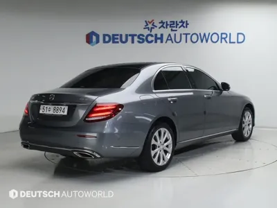 Mercedes-Benz E-Class 2017, 109079 км, за 12221.28 USD
