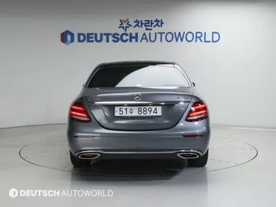 Mercedes-Benz E-Class 2017, 109079 км, за 12221.28 USD
