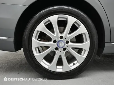Mercedes-Benz E-Class 2017, 109079 км, за 12221.28 USD