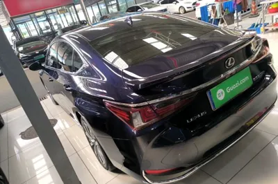 Lexus ES 2020, 83500 км, за 31372 USD