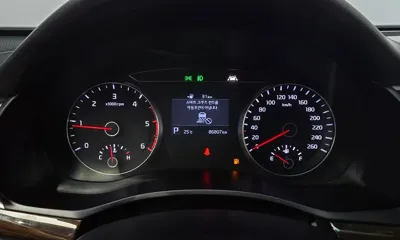 Kia K7 2018, 86807 км, за 8861.76 USD - фото 8
