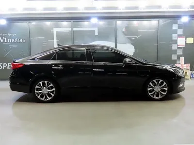 Hyundai Sonata 2015, 164555 км, за 4625.41 USD