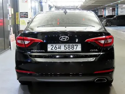 Hyundai Sonata 2015, 164555 км, за 4625.41 USD