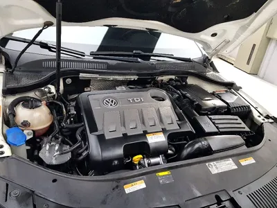Volkswagen CC 2015, 124607 км, за 4228.47 USD - фото 6
