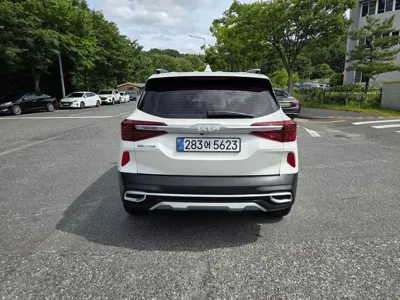 Kia Seltos 2023, 39125 км, за 14171.48 USD