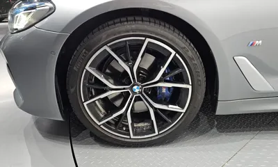 BMW 5-Series 2023, 55067 км, за 29250.83 USD