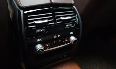 BMW 5-Series 2023, 55067 км, за 29250.83 USD - фото 29