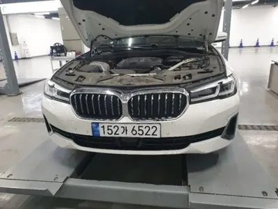 BMW 5-Series · 2022 год