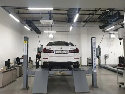 BMW 5-Series 2022, 47002 км, за 28095.05 USD