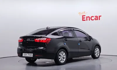 Kia Pride 2012, 33486 км, за 2523.78 USD