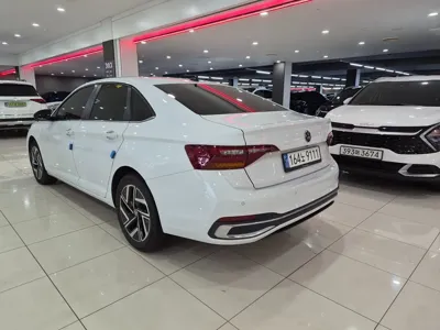 Volkswagen Jetta 2023, 49927 км, за 18054.76 USD