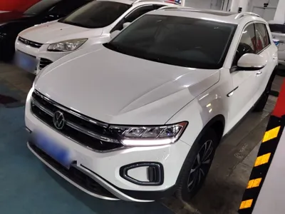 Volkswagen T-Roc · 2023 год