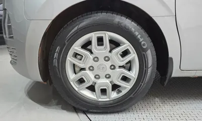 Hyundai Staria 2023, 130816 км, за 15294.74 USD