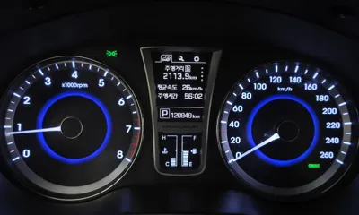 Hyundai Grandeur 2015, 120949 км, за 4553.74 USD - фото 8
