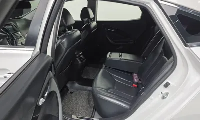 Hyundai Grandeur 2015, 120949 км, за 4553.74 USD - фото 12