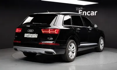 Audi Q7 2019, 106703 км, за 16865.27 USD