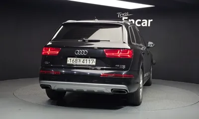 Audi Q7 2019, 106703 км, за 16865.27 USD