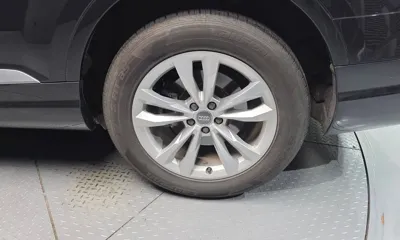 Audi Q7 2019, 106703 км, за 16865.27 USD - фото 21