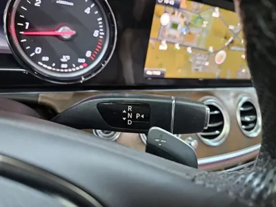 Mercedes-Benz E-Class 2018, 126271 км, за 13348.96 USD - фото 9