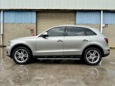 Audi Q5 2017, 53000 км, за 14309.73 USD