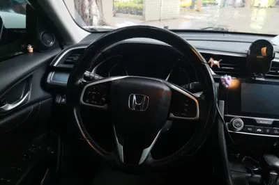 Honda Civic 2016, 161200 км, за 8852 USD - фото 10
