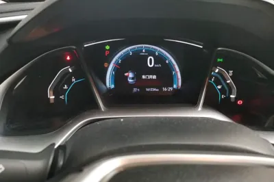 Honda Civic 2016, 161200 км, за 8852 USD - фото 11