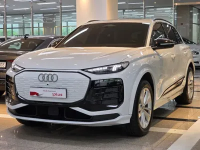 Audi Q6 e-tron · 2025 год