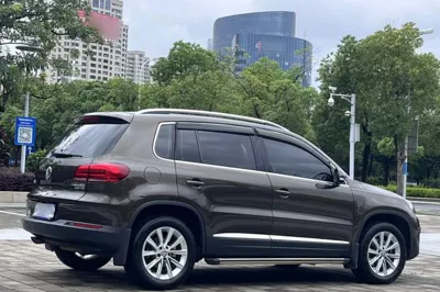 Volkswagen Tiguan 2015, 83900 км, за 7849 USD - фото 16