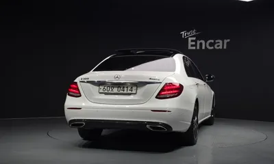 Mercedes-Benz E-Class 2017, 90213 км, за 12490.25 USD