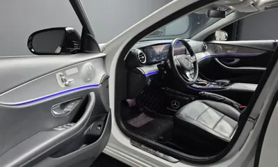 Mercedes-Benz E-Class 2017, 90213 км, за 12481.31 USD - фото 10