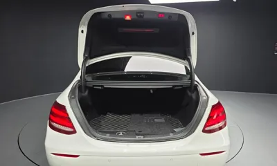 Mercedes-Benz E-Class 2017, 90213 км, за 12481.31 USD - фото 20