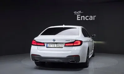 BMW 5-Series 2021, 134623 км, за 19827.07 USD