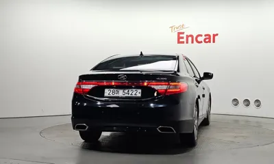 Hyundai Grandeur 2015, 151475 км, за 4266.77 USD