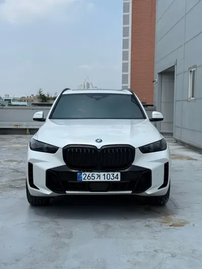 BMW X5 2026, 4950 км, за 82053.3 USD