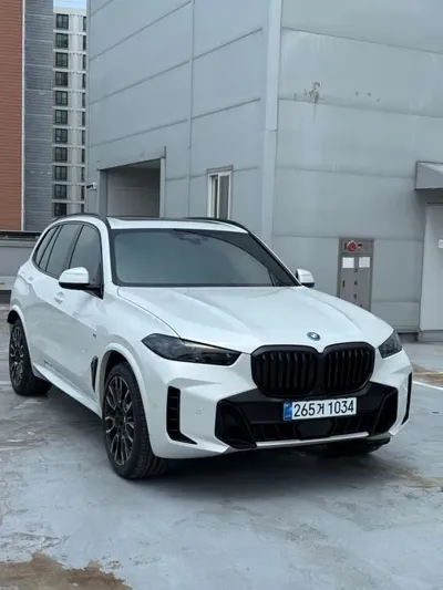 BMW X5 2026, 4950 км, за 82053.3 USD