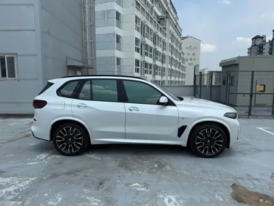 BMW X5 2026, 4950 км, за 82053.3 USD - фото 15