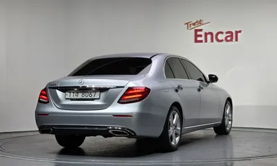 Mercedes-Benz E-Class 2017, 52404 км, за 12427.3 USD