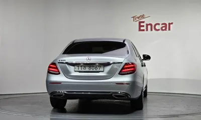Mercedes-Benz E-Class 2017, 52404 км, за 12427.3 USD