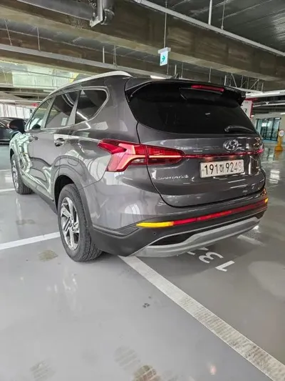 Hyundai Santafe 2023, 87377 км, за 3042.32 USD