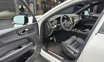 Volvo XC60 2021, 40048 км, за 25980.01 USD - фото 11