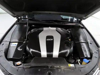 Hyundai Genesis 2012, 167445 км, за 2115.28 USD