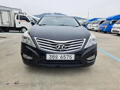 Hyundai Grandeur 2011, 162530 км, за 2576.81 USD