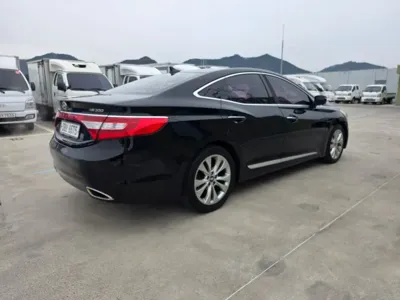 Hyundai Grandeur 2011, 162530 км, за 2576.81 USD