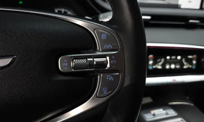 Genesis GV70 2023, 47758 км, за 25807.7 USD - фото 31